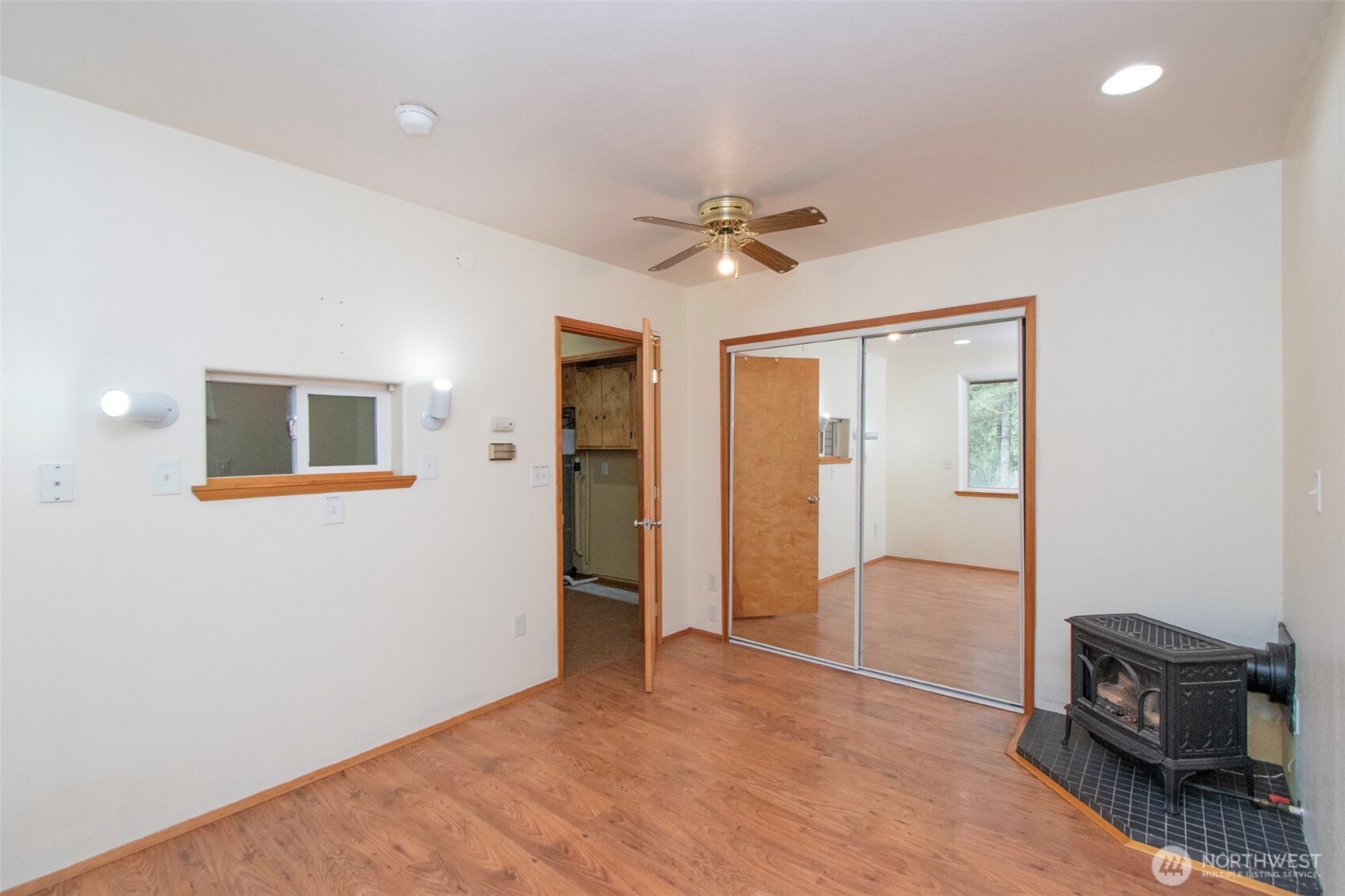 131 Robinson Road Port Angeles, WA 98362 - Photo 13 of 40