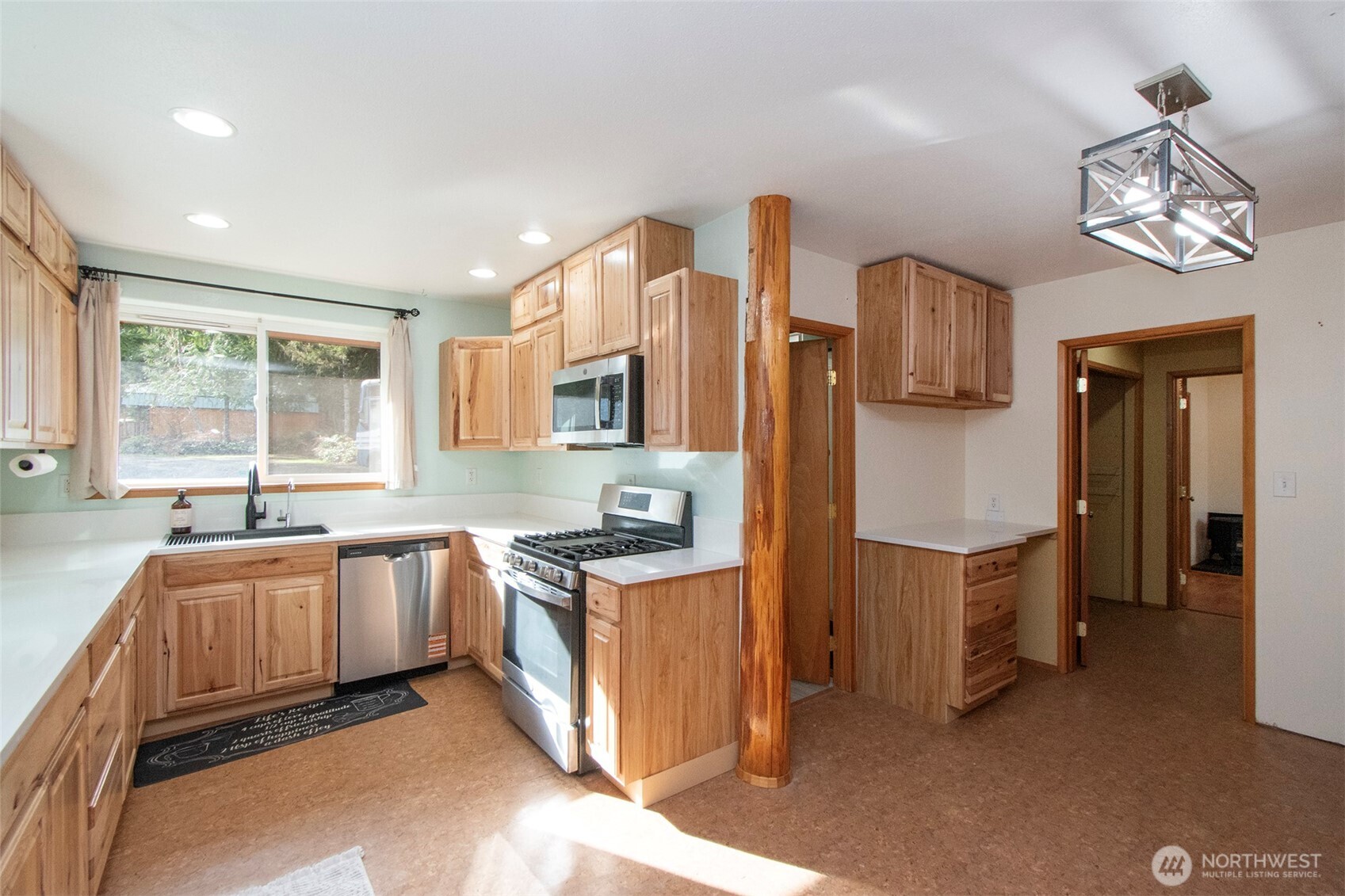 131 Robinson Road Port Angeles, WA 98362 - Photo 6 of 40