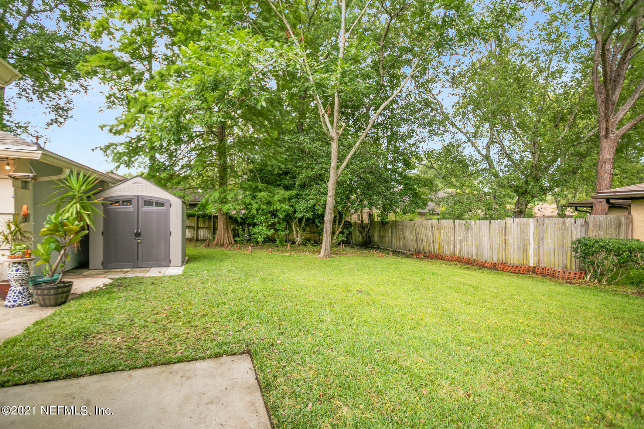 11705 Edinburgh Way Jacksonville, FL 32223 - Photo 21 of 33 a view of a back yard
