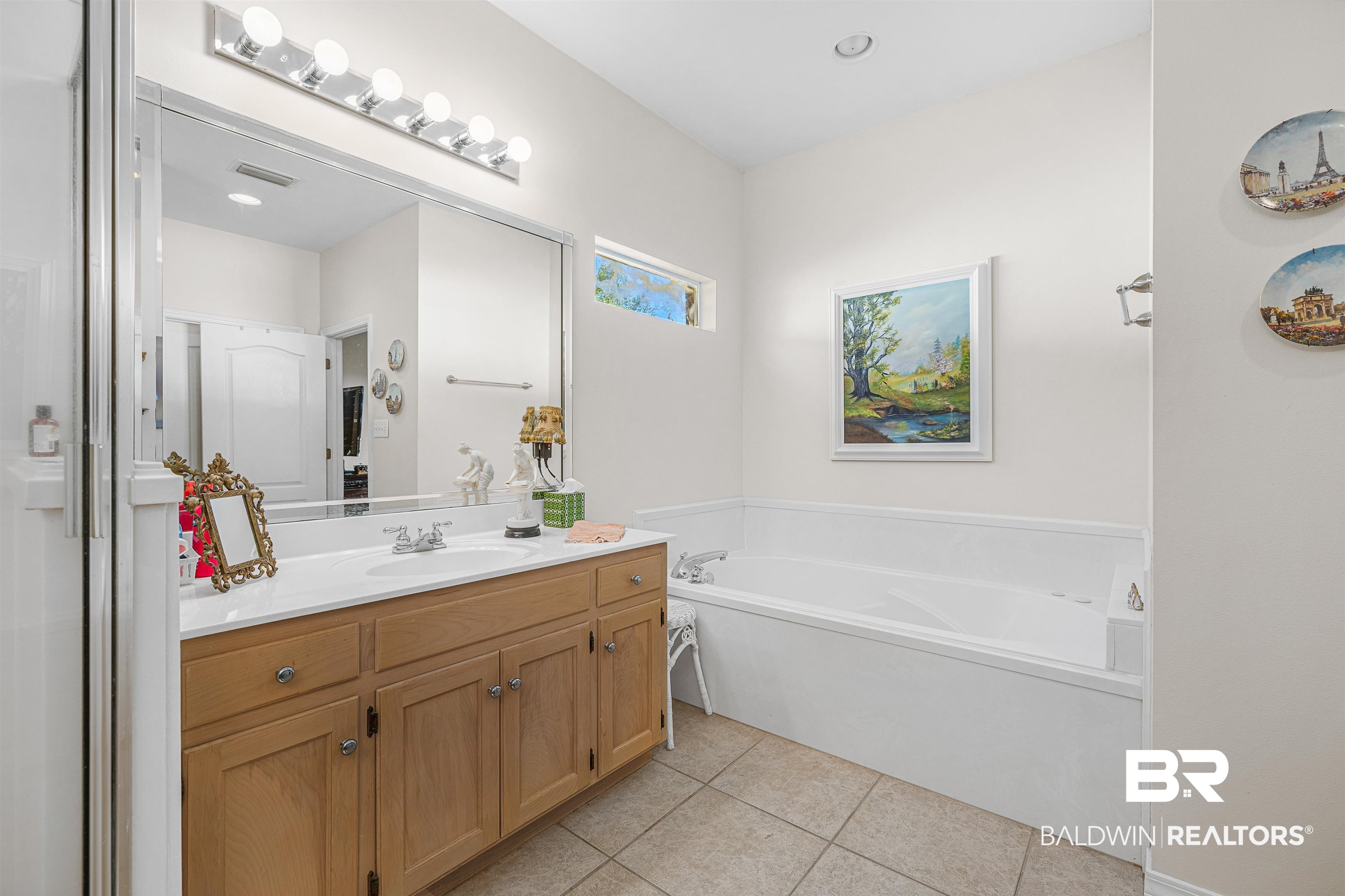 10471 Emmanuel Street Daphne, AL 36526 - Photo 17 of 31 Primary Bath