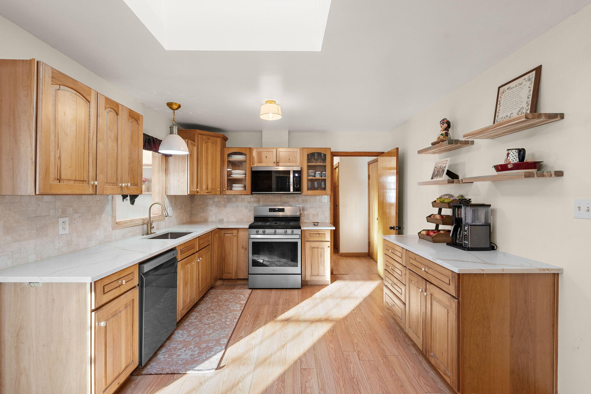 319 Michele Avenue Crown Point, IN 46307 - Photo 11 of 29 2048x1365