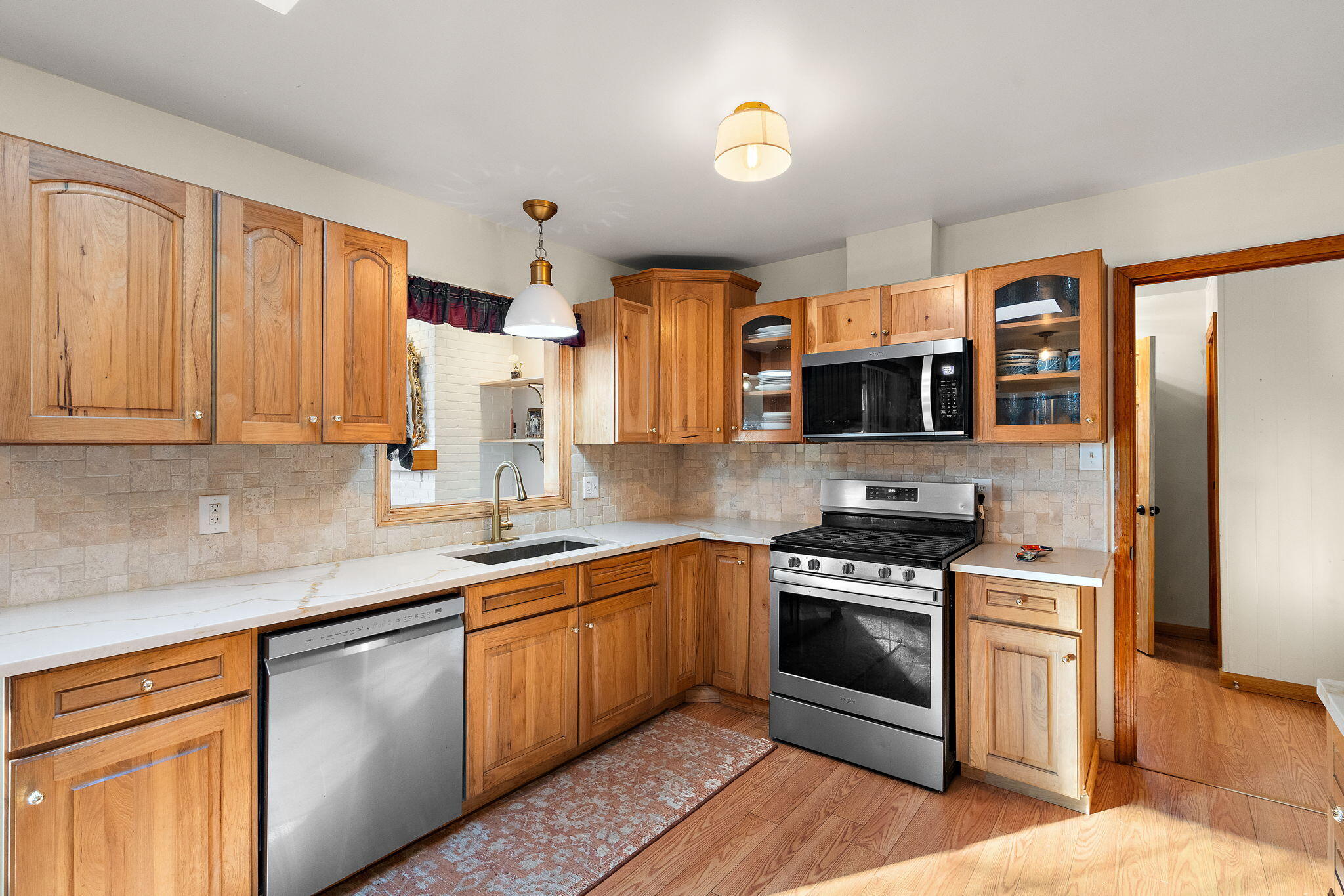 319 Michele Avenue Crown Point, IN 46307 - Photo 12 of 29 2048x1365