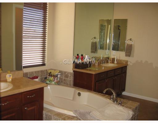 5 Summit Walk Trail Henderson, NV 89052 - Photo 8 of 18 Master Bath/Spa.