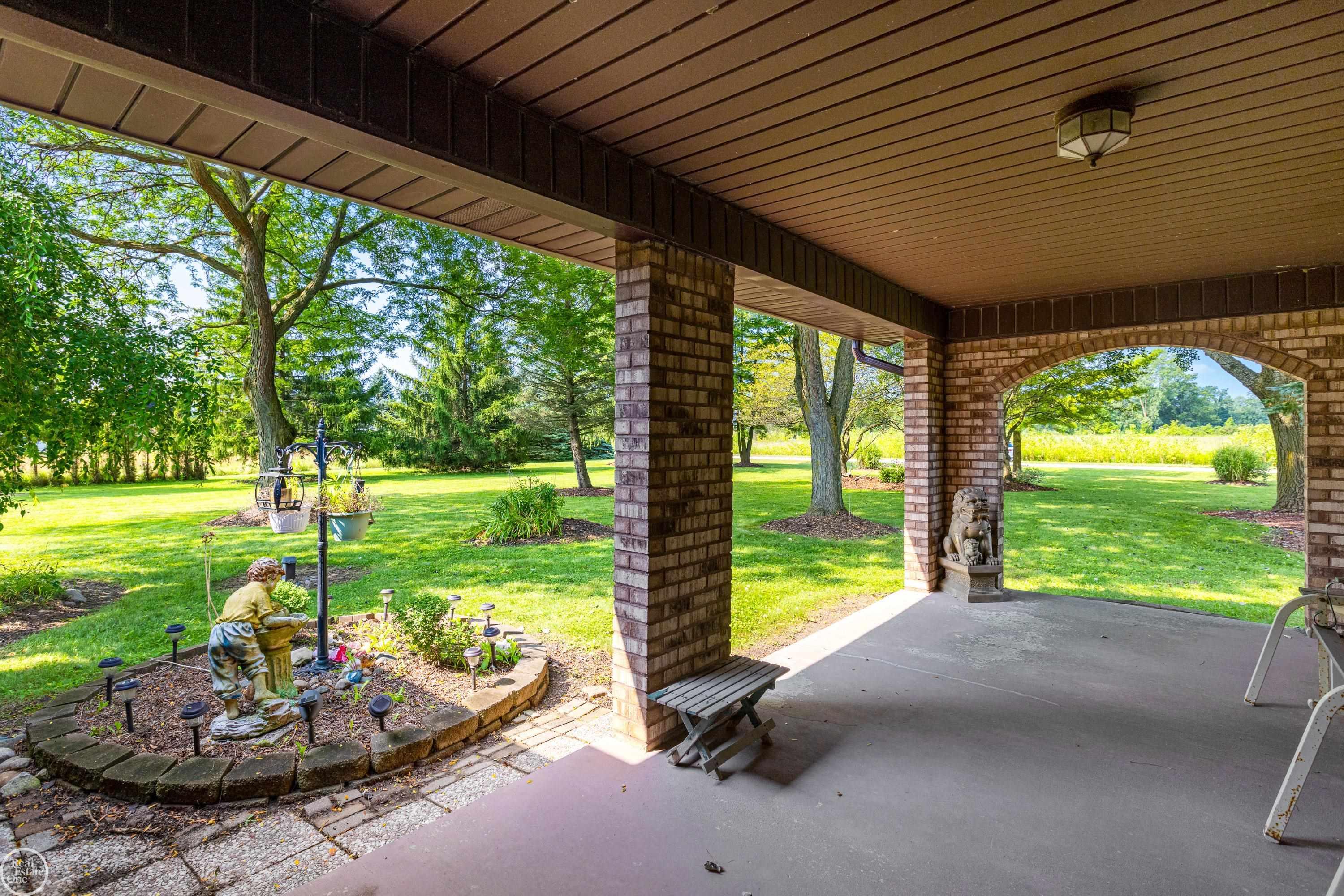 861 Hessen Road Columbus, MI 48063 - Photo 4 of 14 50153504-B5F86D98-06BF-4FBE-A693-5C3B43CDF019.JPG