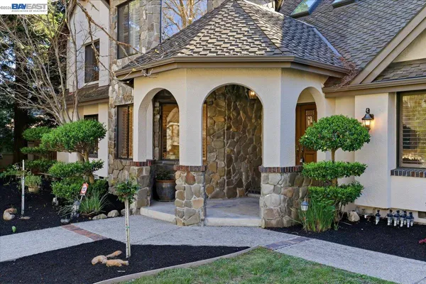 $3,488,000 | 5212 Blackhawk Drive, Danville, CA 94506