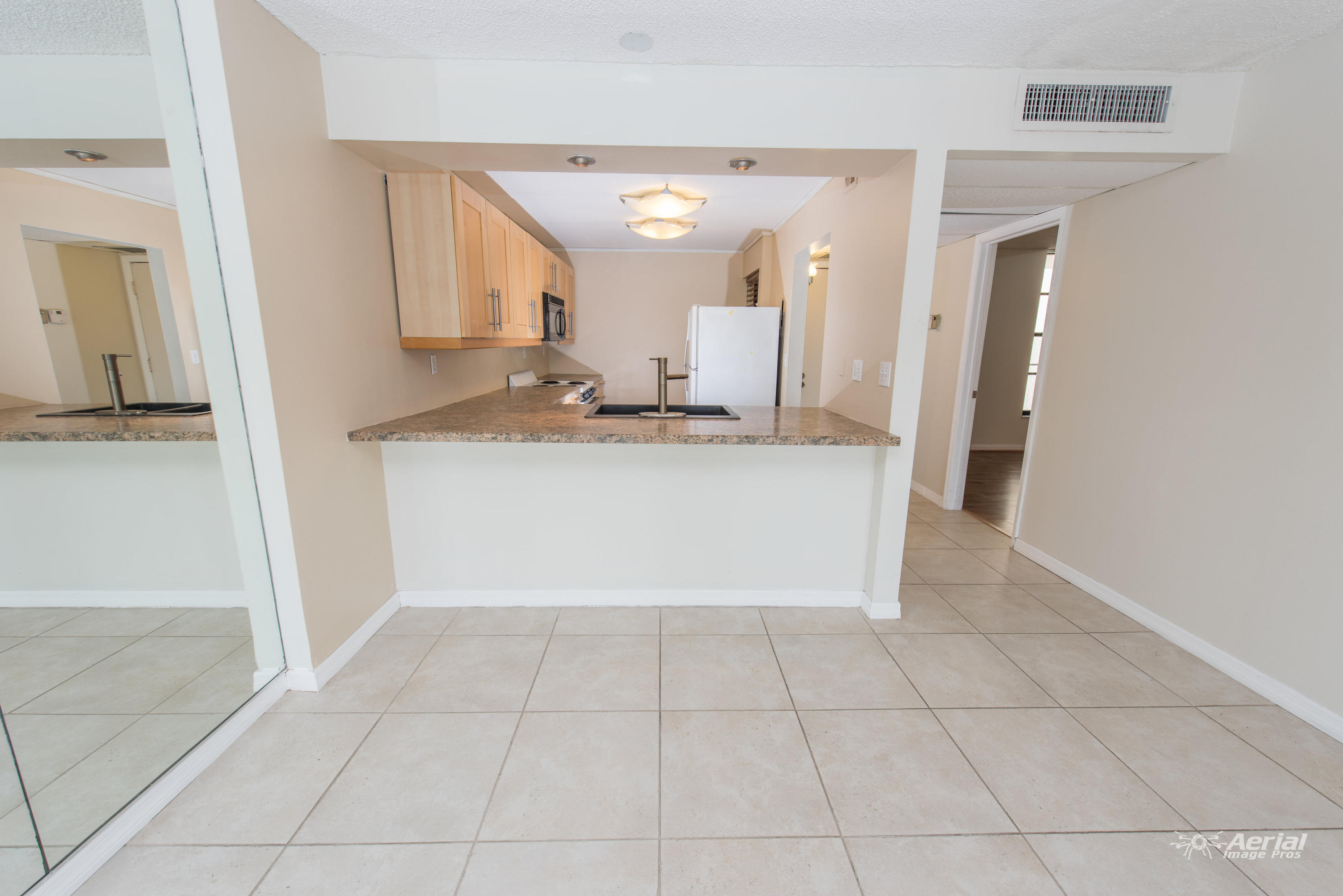 7 Royal Palm Way, Unit 3070 Boca Raton, FL 33432 - Photo 3 of 18 AIP_1311
