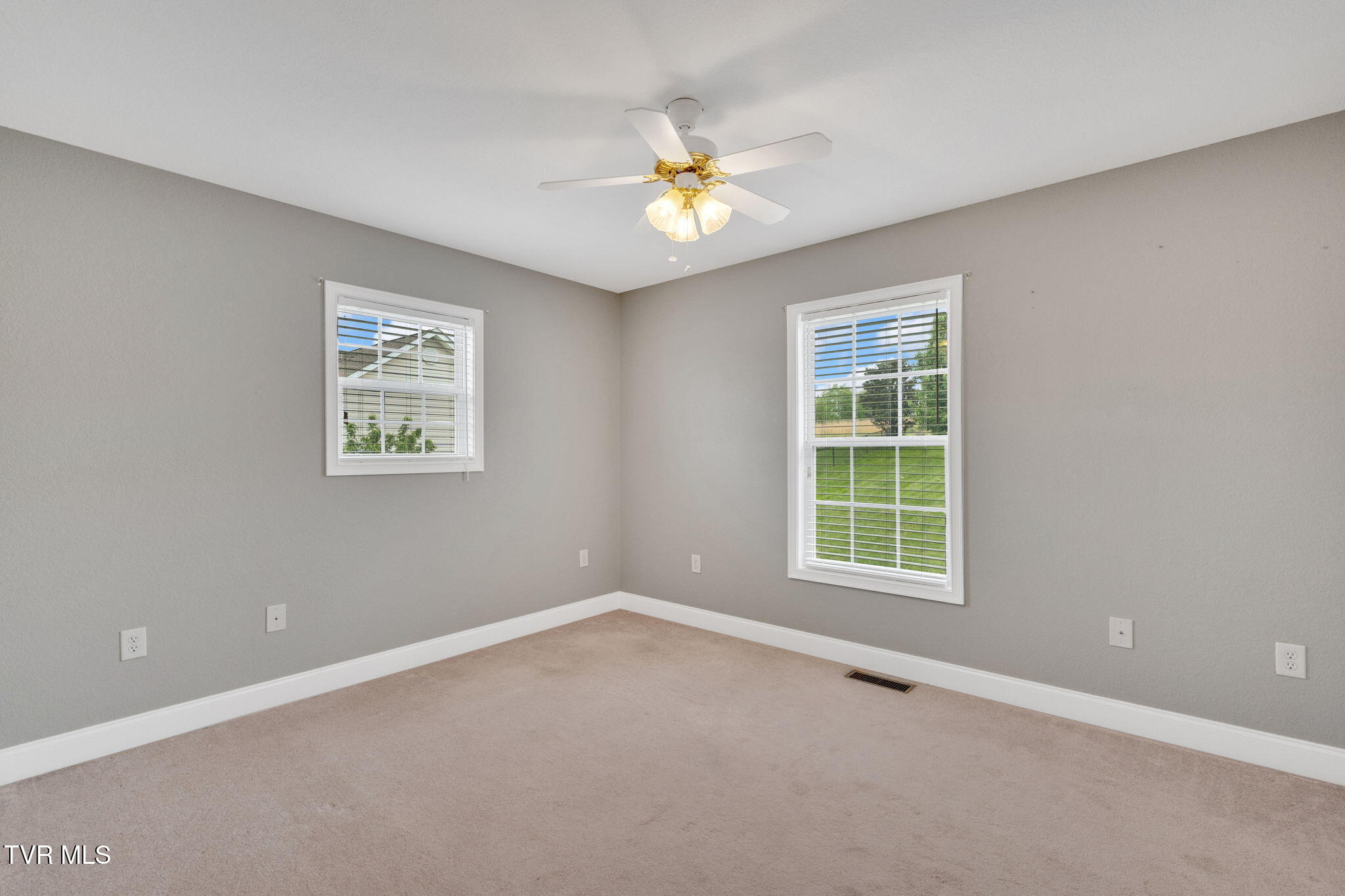 6070 Jones Bridge Road Greeneville, TN 37743 - Photo 13 of 27 24-web-or-mls-JH 20250424-091