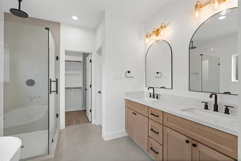 $409,900 | 826 Curtin Street, Unit D, Houston, TX 77018