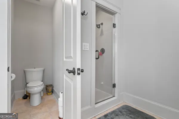 a view of a dry yard