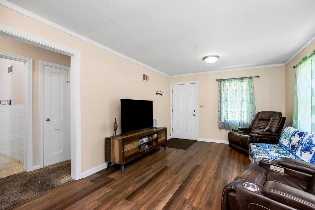 1540 North Noland Road Independence, MO 64050 - Photo 4 of 35