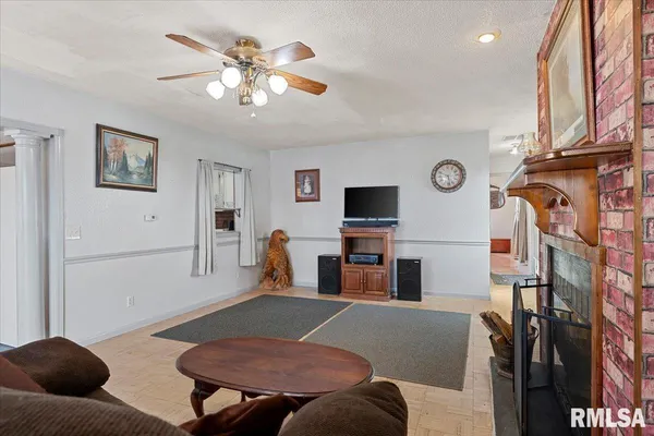 $80,000 | 406 South Benton Street, New Berlin, IL 62670