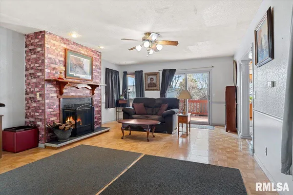 $80,000 | 406 South Benton Street, New Berlin, IL 62670