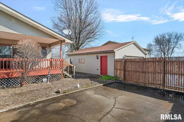 $80,000 | 406 South Benton Street, New Berlin, IL 62670