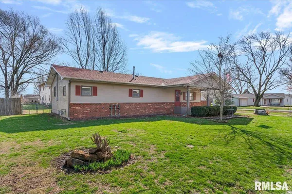 $80,000 | 406 South Benton Street, New Berlin, IL 62670