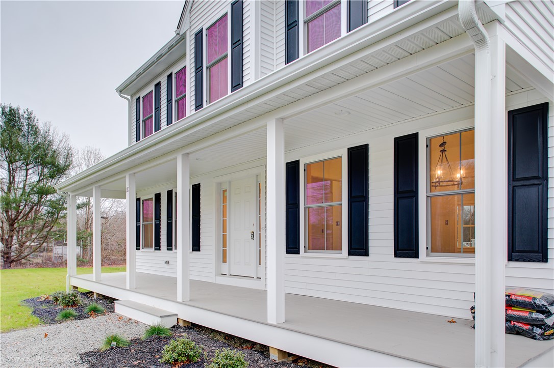 18 King Road Tiverton, RI 02878 - Photo 4 of 29