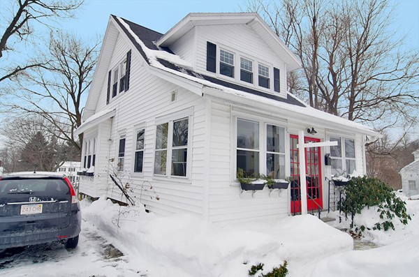 229 Beverly Road Worcester, MA 01605 - Photo 2 of 27