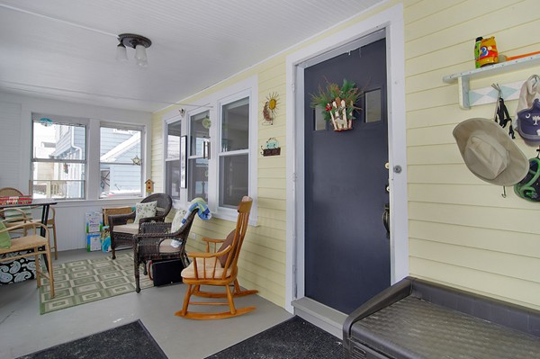 229 Beverly Road Worcester, MA 01605 - Photo 4 of 27