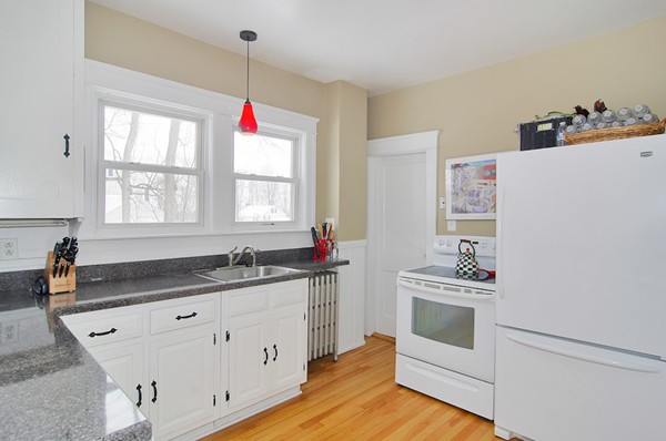 229 Beverly Road Worcester, MA 01605 - Photo 8 of 27