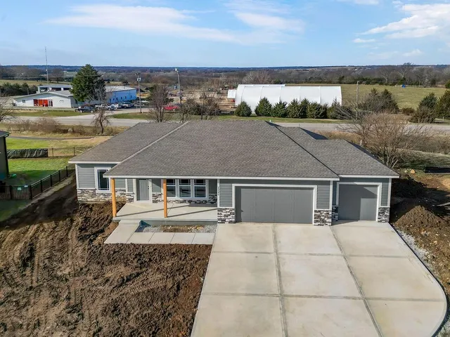 $519,000 | 29346 Palmer Drive, Paola, KS 66071