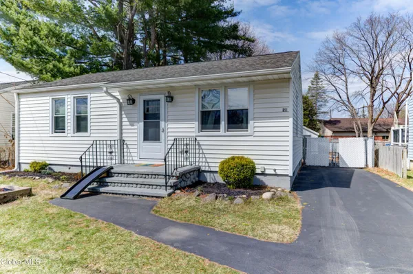 $249,900 | 21 Sharpe Avenue, North Greenbush, NY 12198