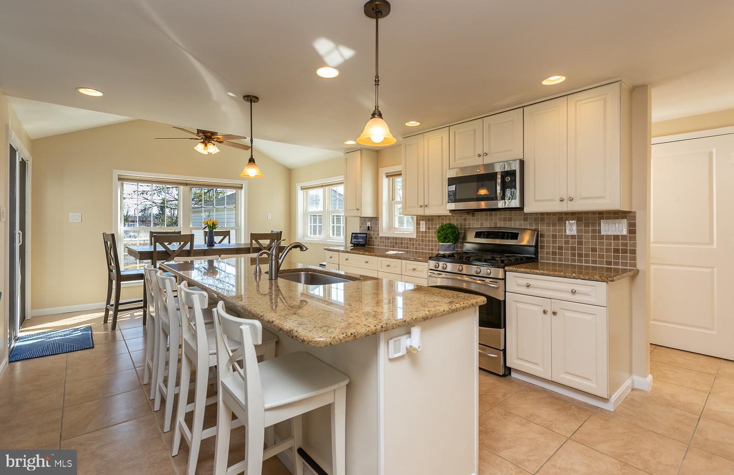 207 Colfax Road Havertown, PA 19083 - Photo 11 of 38