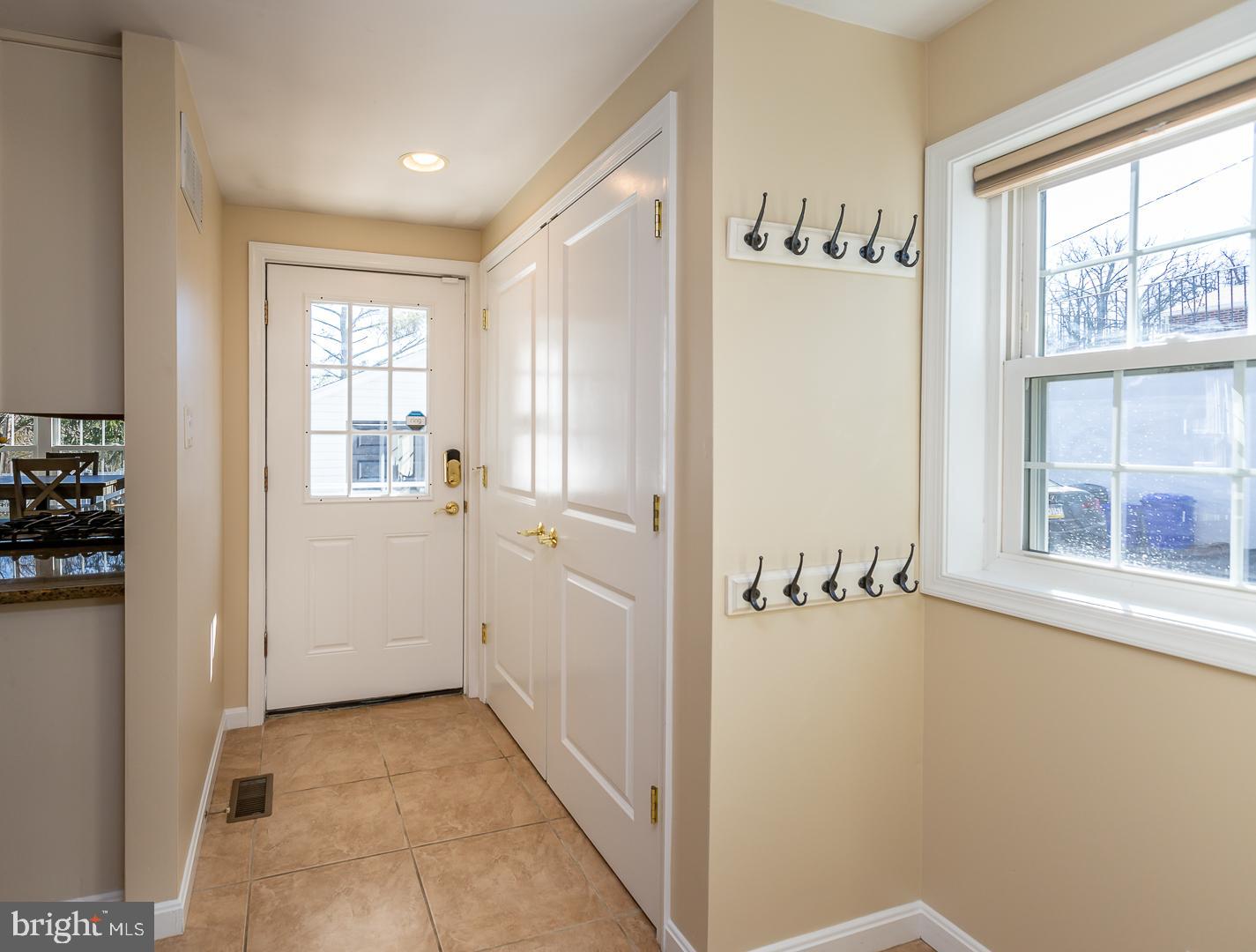 207 Colfax Road Havertown, PA 19083 - Photo 9 of 38