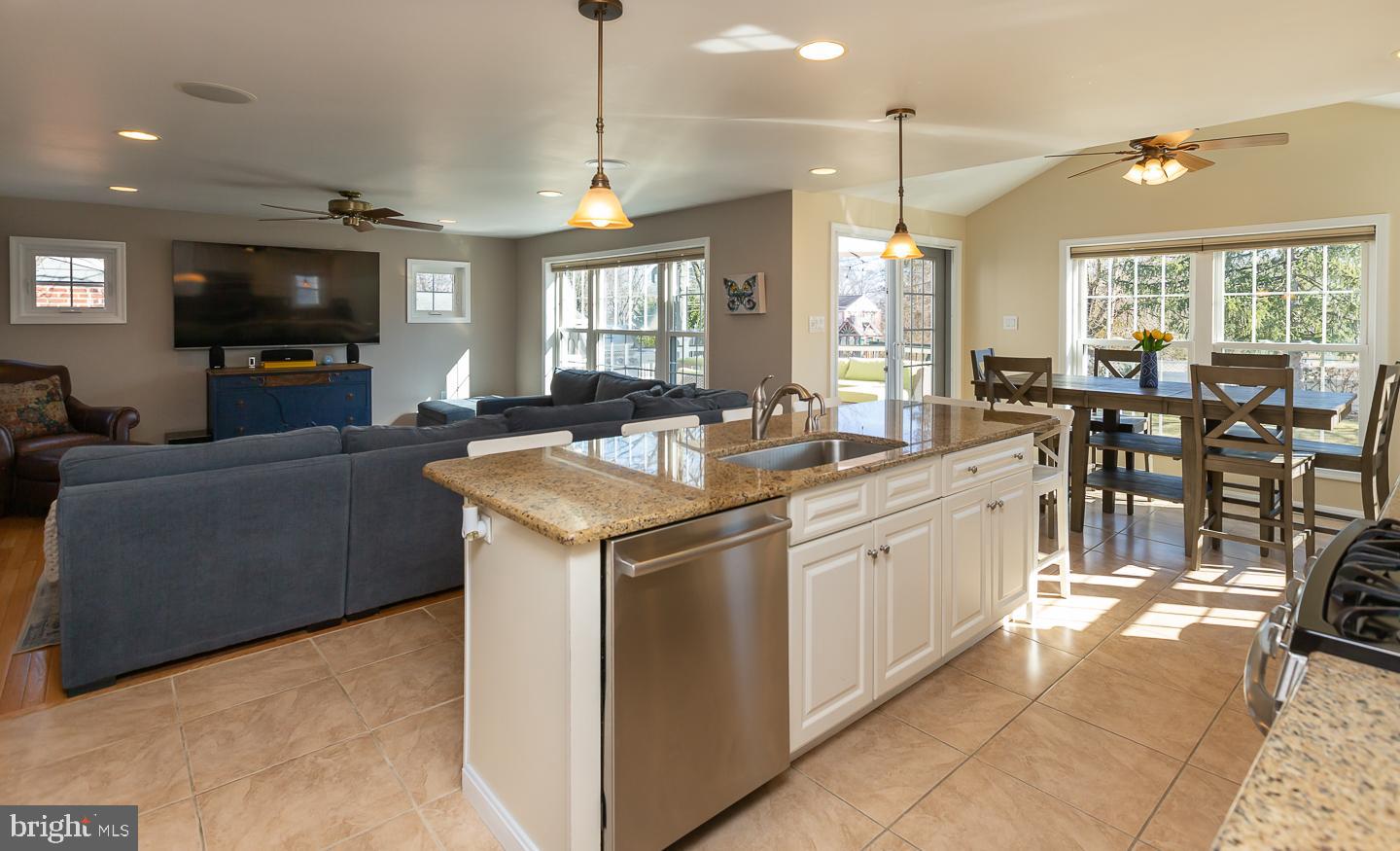 207 Colfax Road Havertown, PA 19083 - Photo 10 of 38