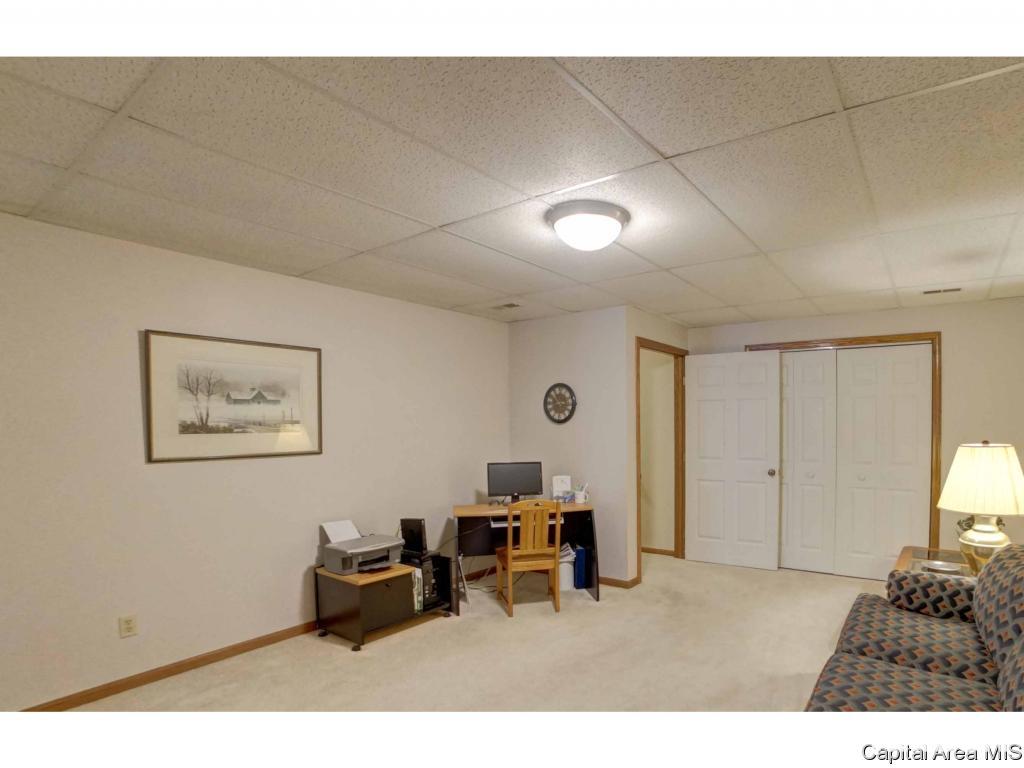 1401 Guemes Court Springfield, IL 62702 - Photo 18 of 28