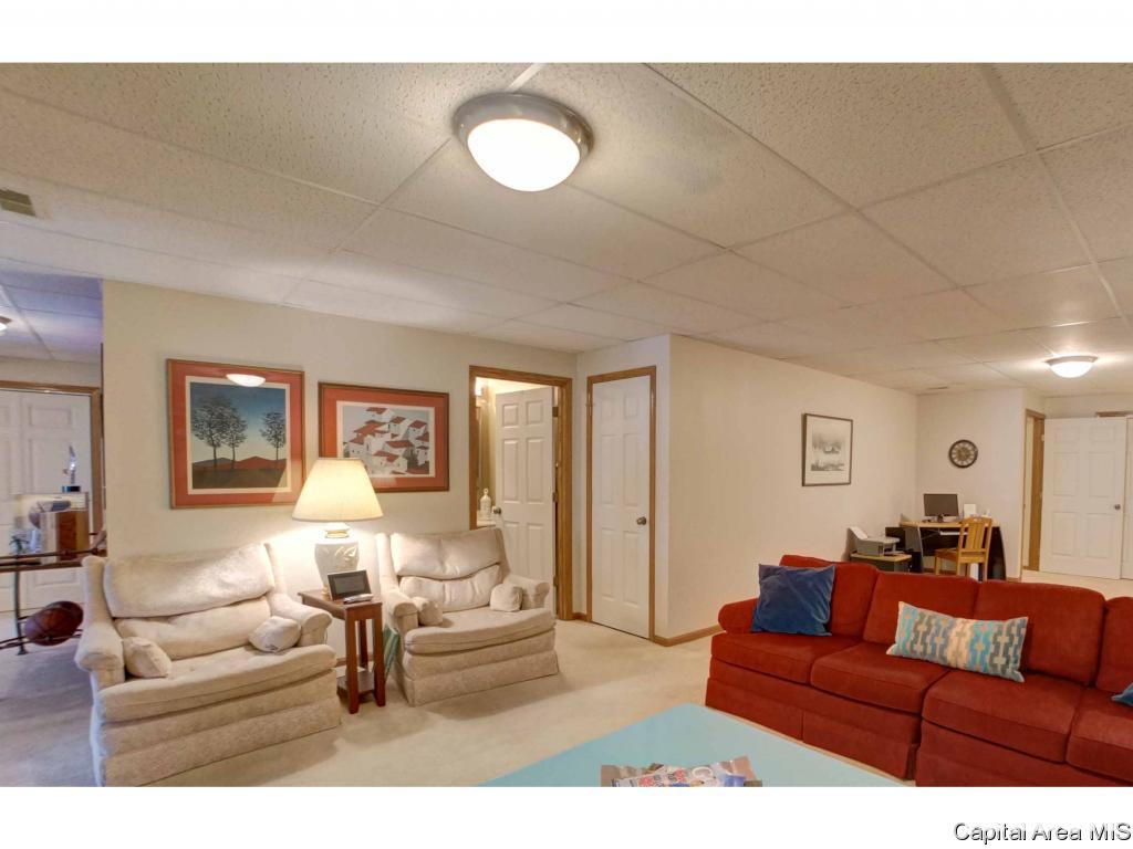 1401 Guemes Court Springfield, IL 62702 - Photo 20 of 28