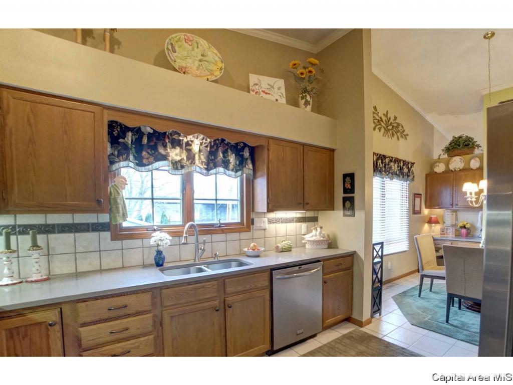 1401 Guemes Court Springfield, IL 62702 - Photo 4 of 28