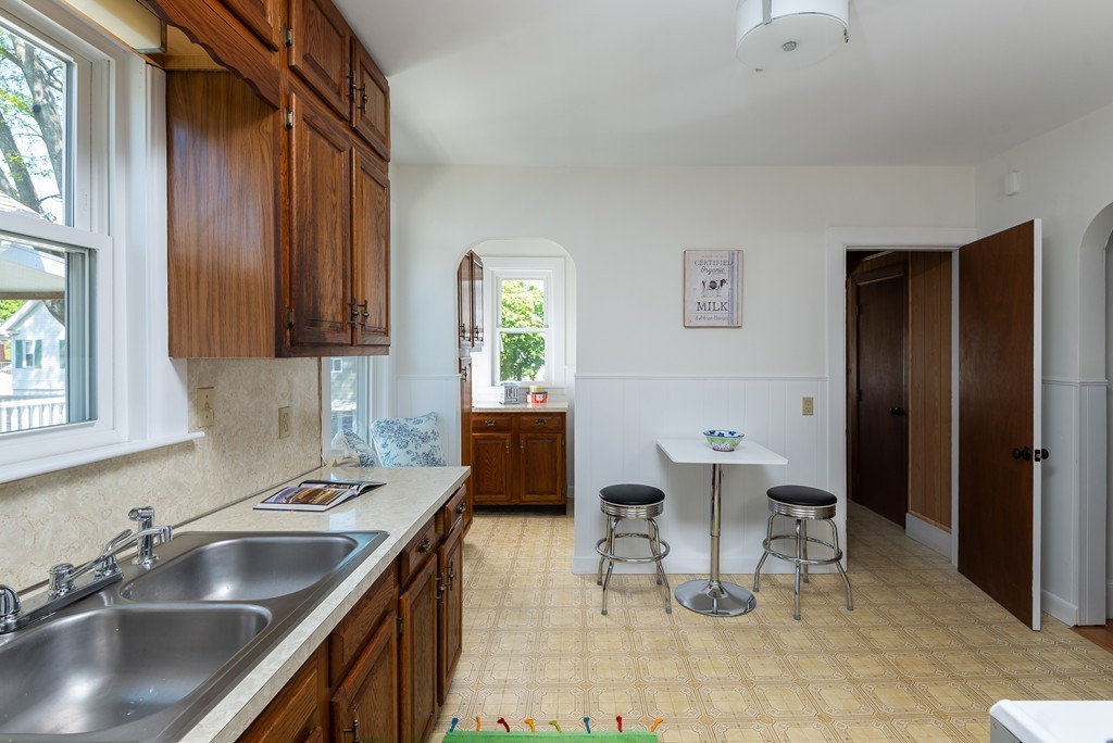 215 Spring Street Medford, MA 02155 - Photo 13 of 33 Gallery Image 13