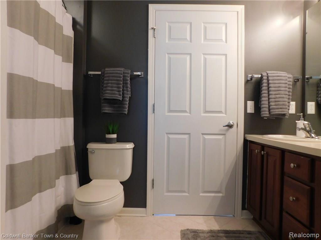4076 Merriman Loop Howell, MI 48843 - Photo 38 of 65 Jack n Jill Bath.JPG