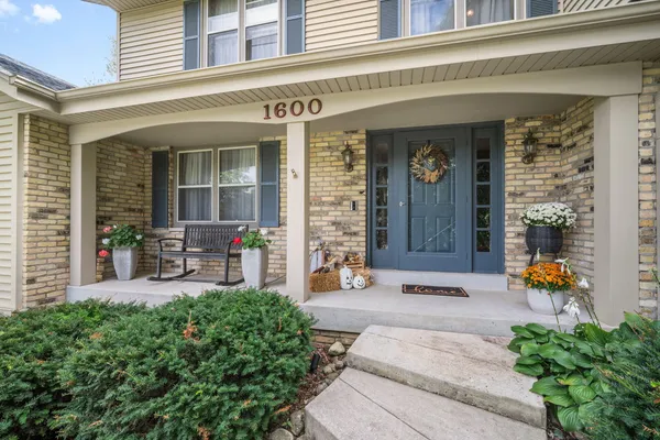 $735,000 | 1600 Constitution Drive, Brookfield, WI 53045