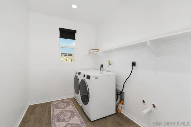 a view of utility room with washer and dryer