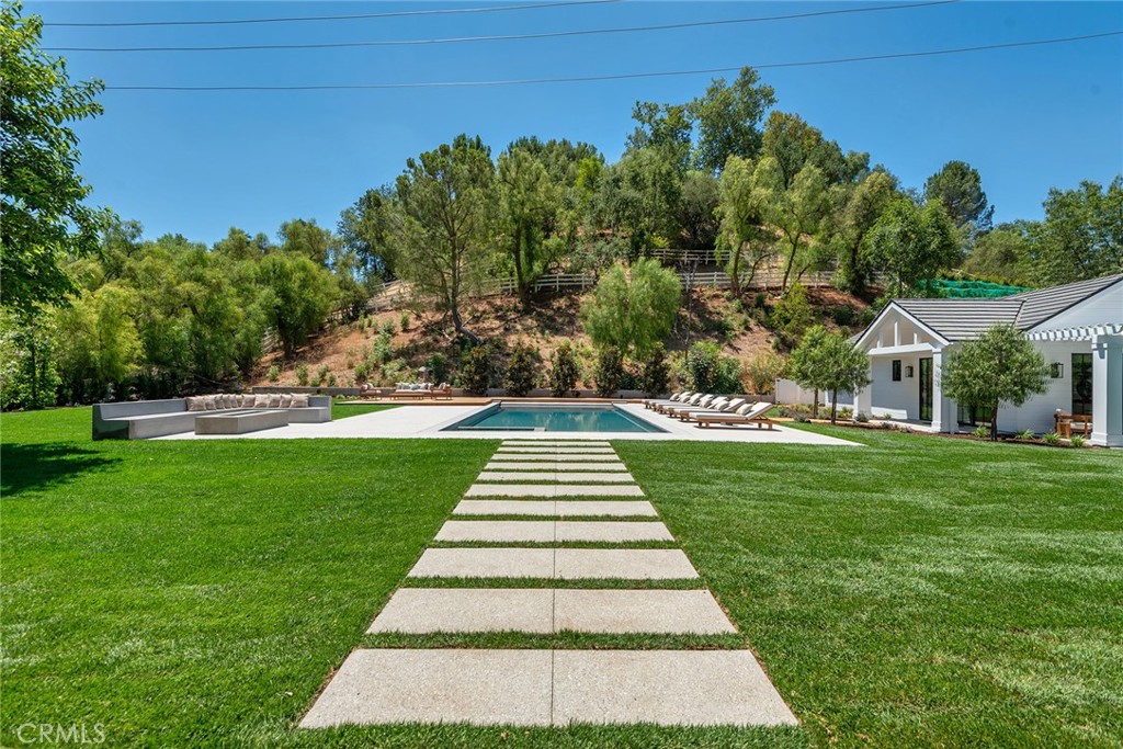 24044 Long Valley Road Hidden Hills, CA 91302 - Photo 46 of 57