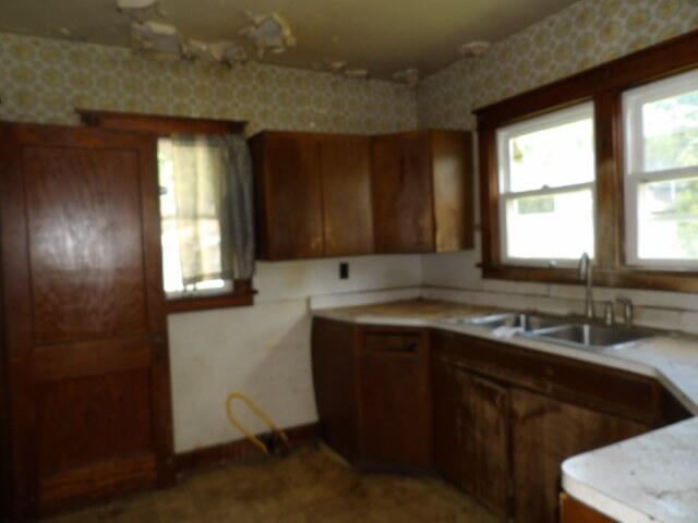 709 South Main Street Three Rivers, MI 49093 - Photo 11 of 15 100_0060