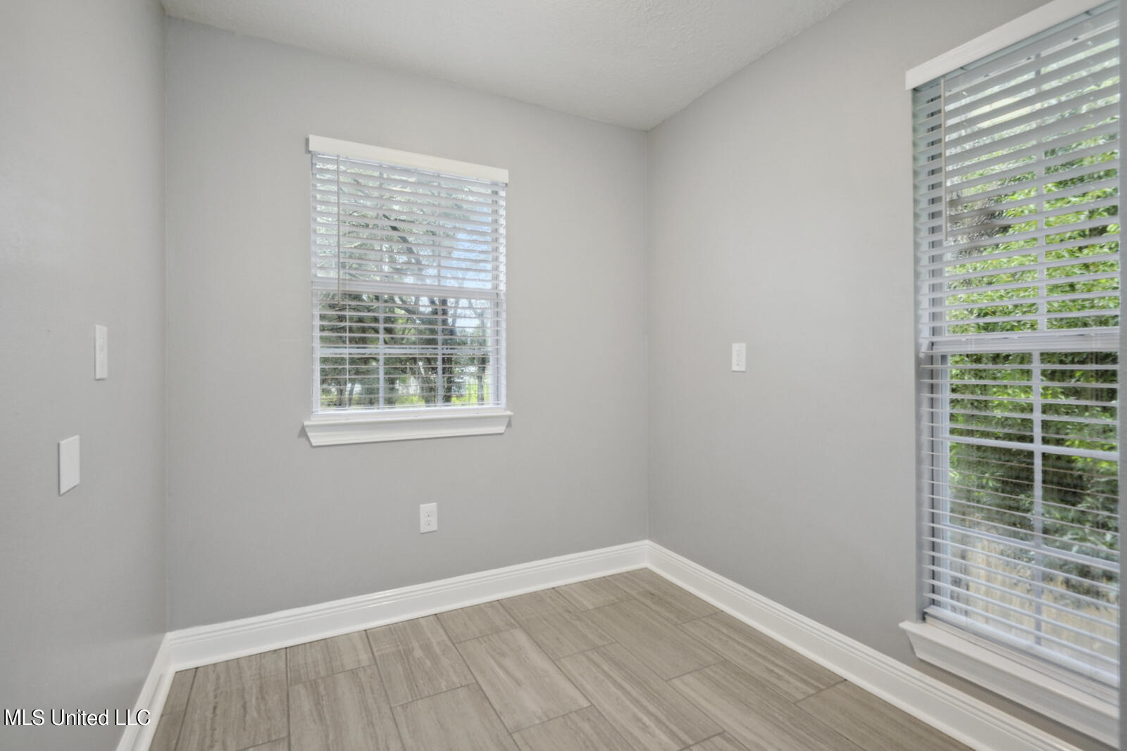 18199 Robinson Road Gulfport, MS 39503 - Photo 14 of 18 014_1600x1067_mls_1600x1067