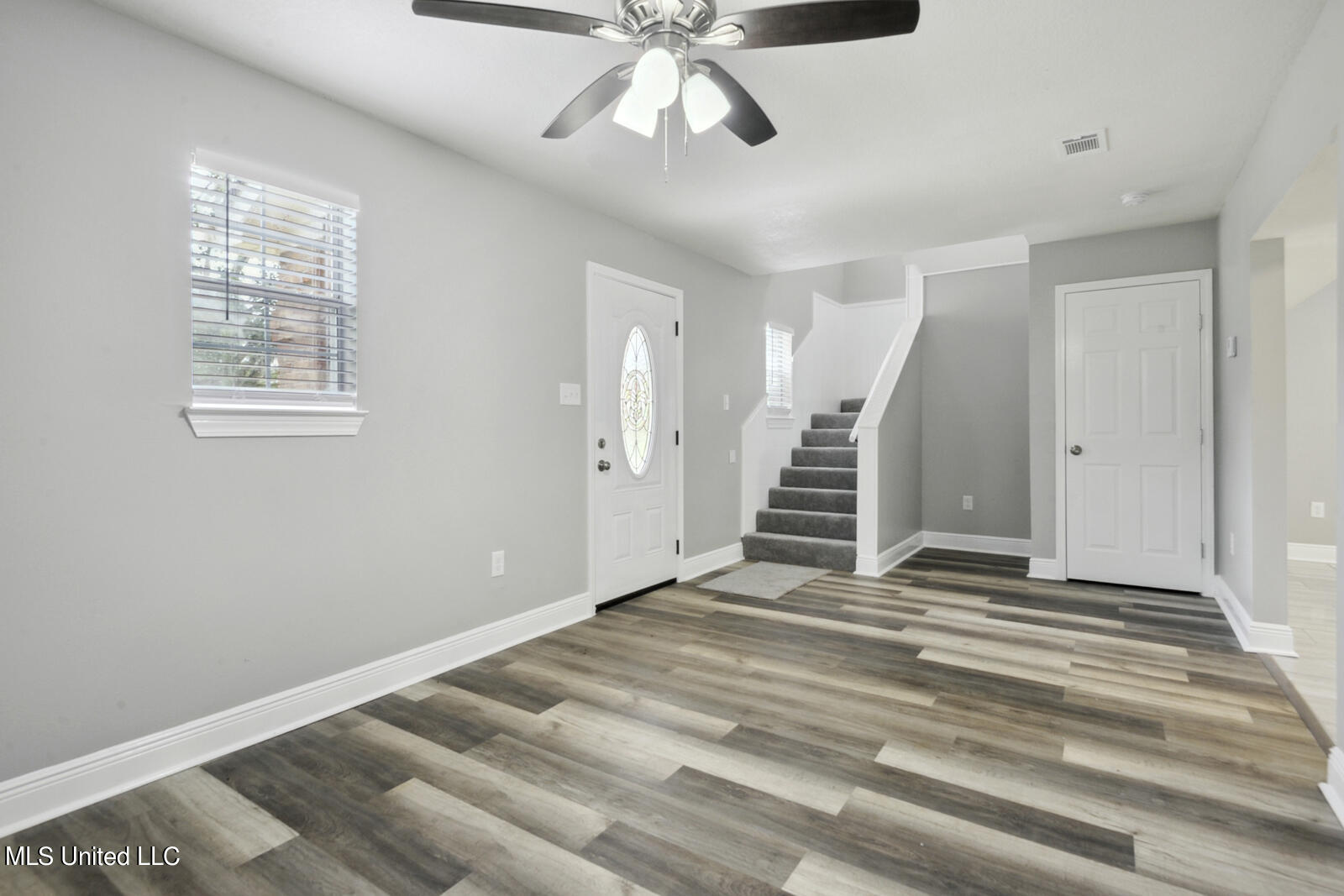 18199 Robinson Road Gulfport, MS 39503 - Photo 6 of 18 006_1600x1067_mls_1600x1067