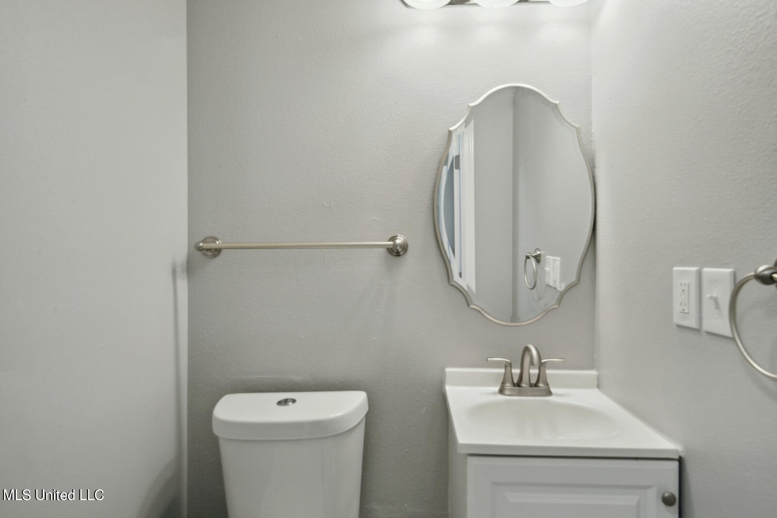 18199 Robinson Road Gulfport, MS 39503 - Photo 10 of 18 010_1600x1067_mls_1600x1067
