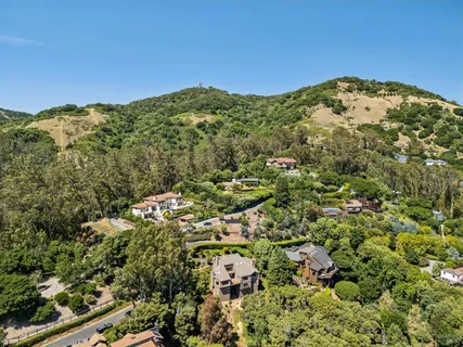 $2,400,000 | 260 Highland Avenue, San Rafael, CA 94901