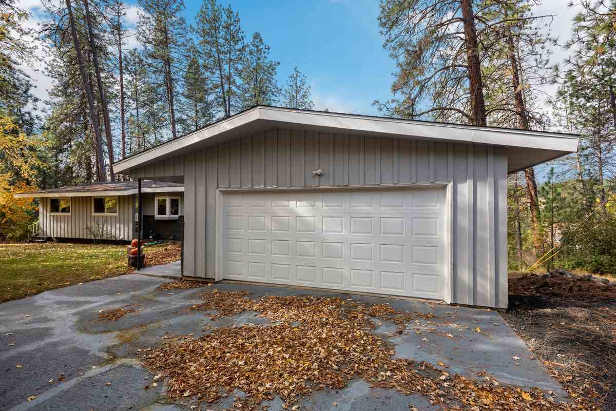 17819 North Palomino Road Colbert, WA 99005 - Photo 2 of 40