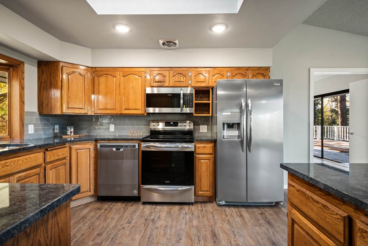17819 North Palomino Road Colbert, WA 99005 - Photo 11 of 40