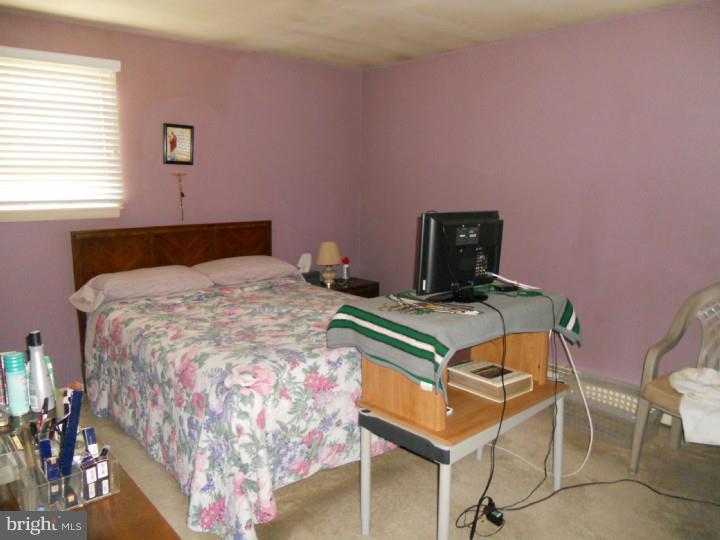 609 Valley View Road Langhorne, PA 19047 - Photo 8 of 14 Master Bedroom
