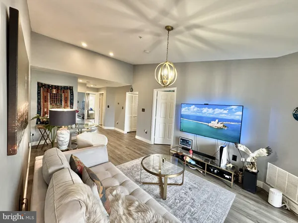 $2,100 | 20595 Cornstalk Terrace, Unit 301, Ashburn, VA 20147