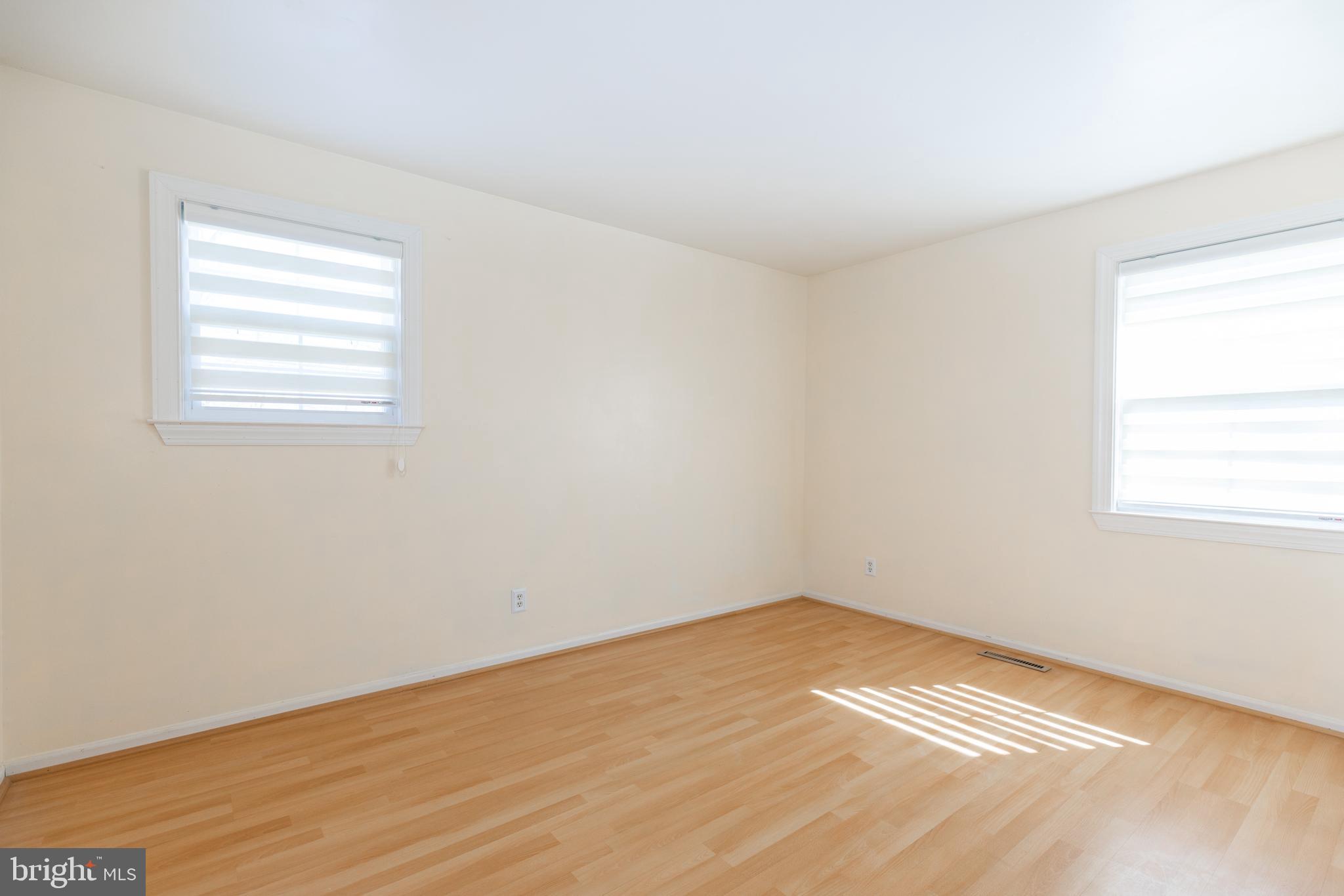 274 Birch Street Newark, DE 19711 - Photo 22 of 41 an empty room with a window