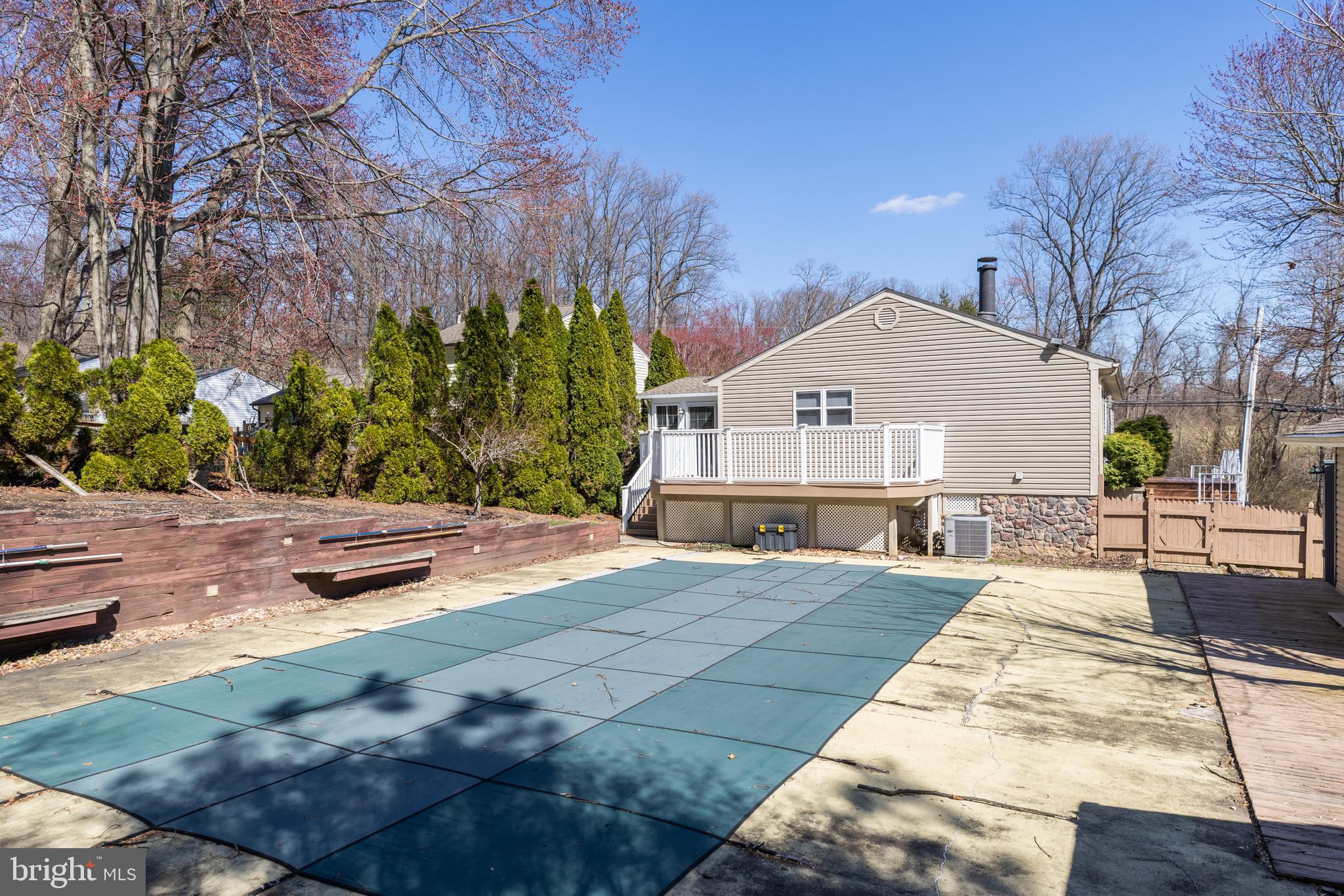 274 Birch Street Newark, DE 19711 - Photo 31 of 41 a front view of a house with a yard