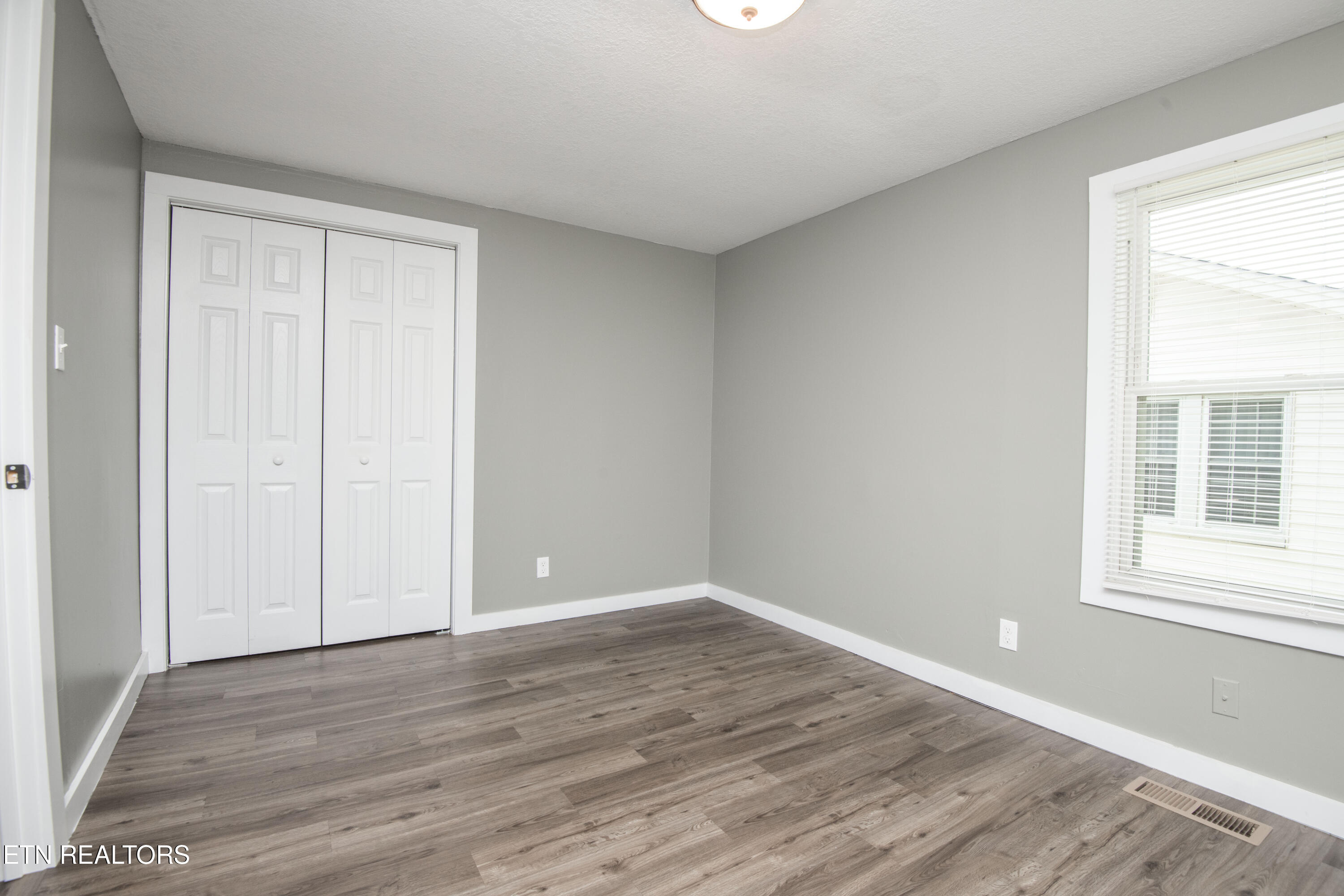 912 Medaris Street Clinton, TN 37716 - Photo 33 of 44 bed