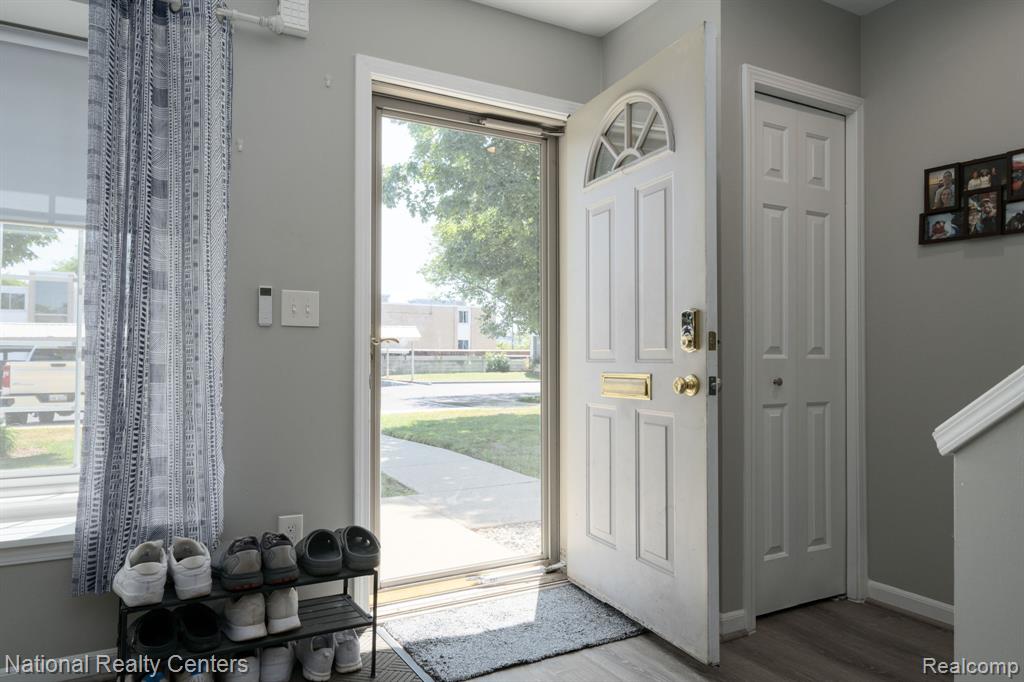 4949 Crooks Road Royal Oak, MI 48073 - Photo 4 of 29 Gallery Image 4