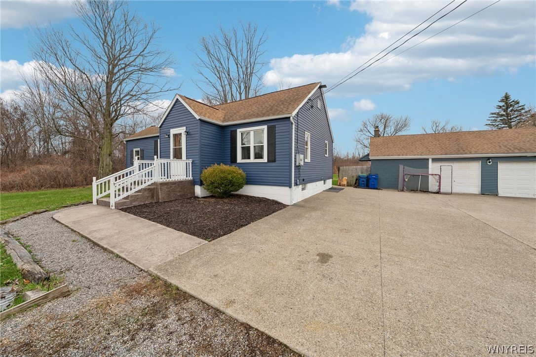 1085 Tonawanda Creek Road Amherst, NY 14228 - Photo 2 of 50