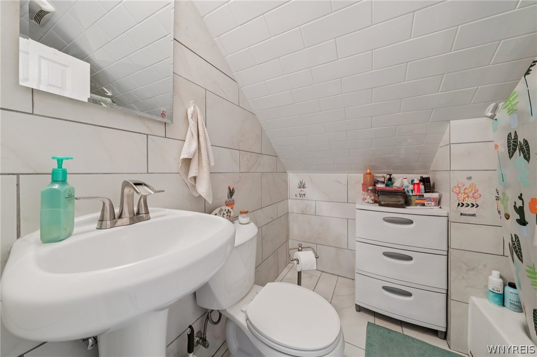 1085 Tonawanda Creek Road Amherst, NY 14228 - Photo 32 of 50